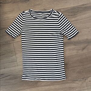 J Crew 100% Cotton Perfect Fit T-Shirt in Navy Striped